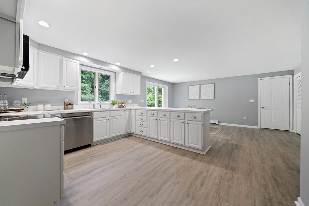 575 Ocean Road Portsmouth, NH 03801 - Photo 10 of 34 Gallery Image 10
