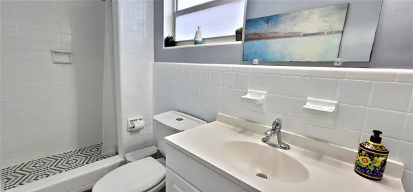 $2,200 | 403 32nd Street, West Palm Beach, FL 33407