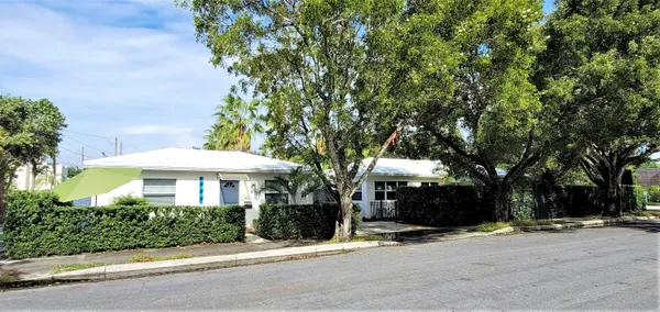 $2,200 | 403 32nd Street, West Palm Beach, FL 33407