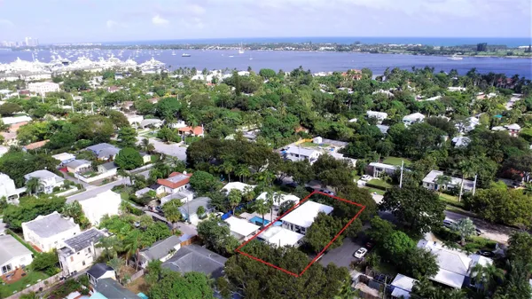 $2,200 | 403 32nd Street, West Palm Beach, FL 33407