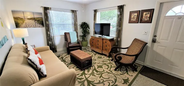 $2,200 | 403 32nd Street, West Palm Beach, FL 33407