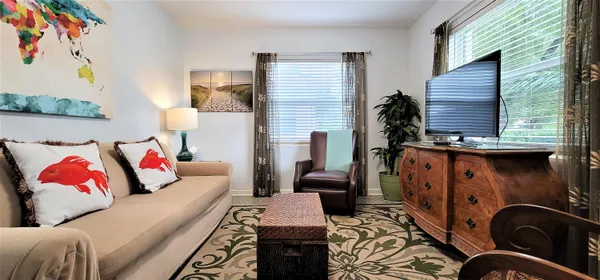$2,200 | 403 32nd Street, West Palm Beach, FL 33407