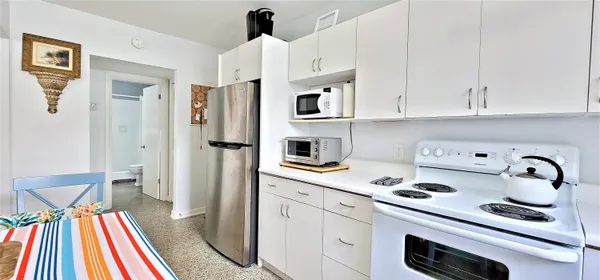$2,200 | 403 32nd Street, West Palm Beach, FL 33407