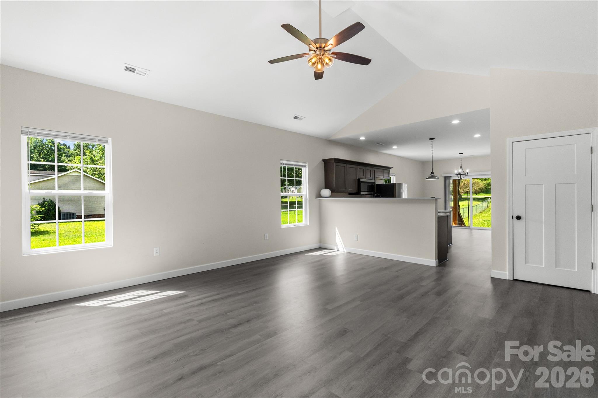 208 Nottingham Street York, SC 29745 - Photo 4 of 23