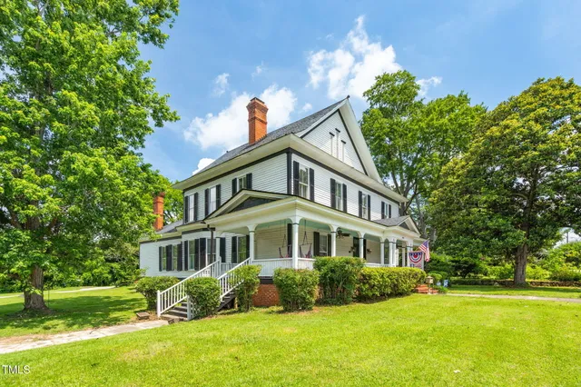 $485,000 | 401 North Main Street, Louisburg, NC 27549