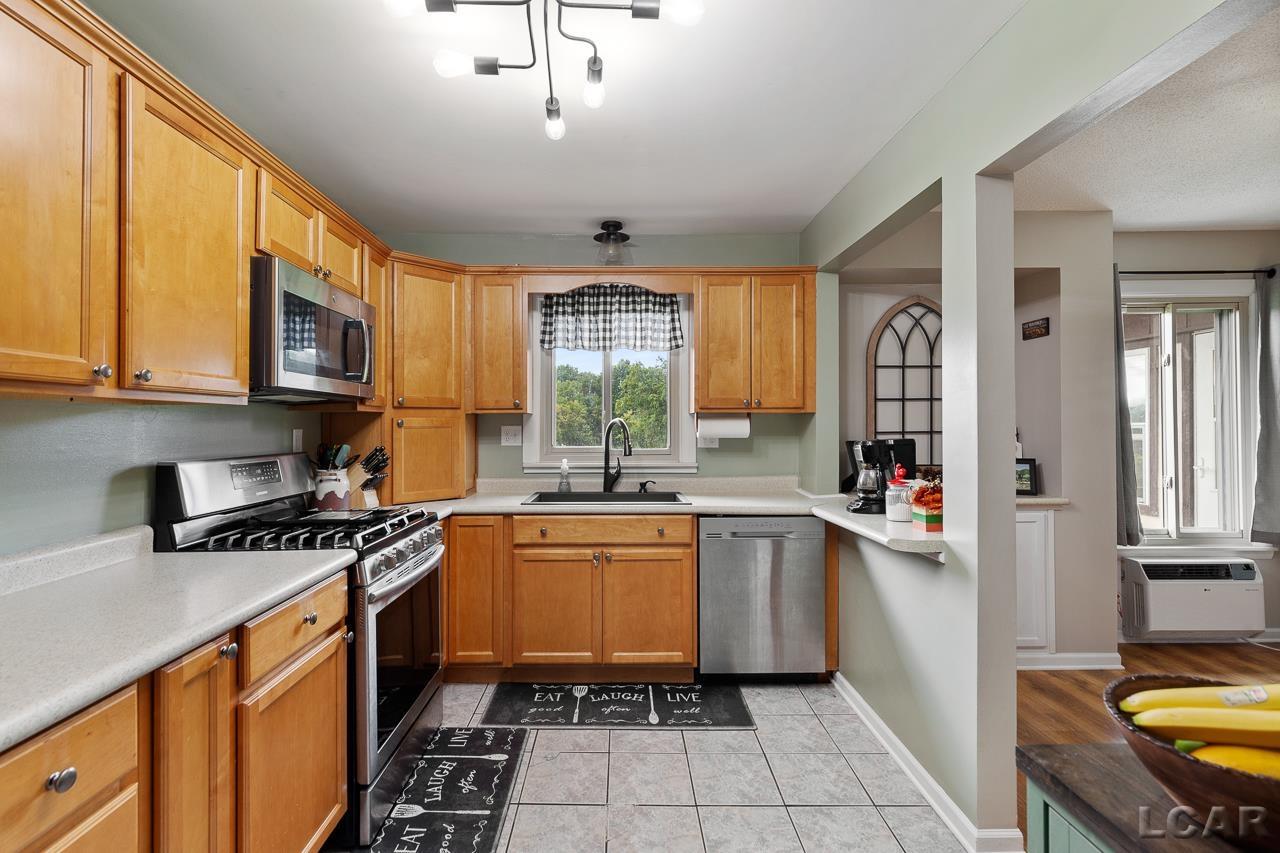 8865 Riverside Road Brooklyn, MI 49230 - Photo 5 of 38