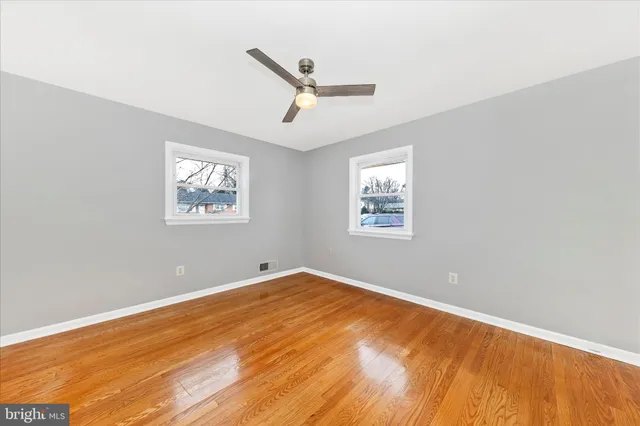 a view of empty room with window