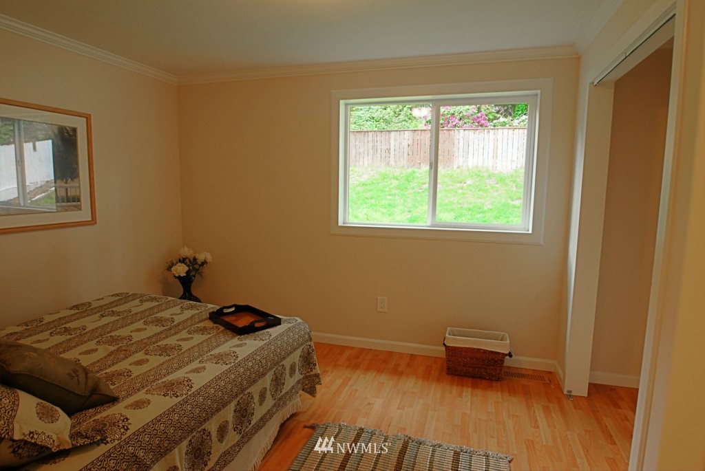 305 216th Street Southeast Bothell, WA 98021 - Photo 14 of 25