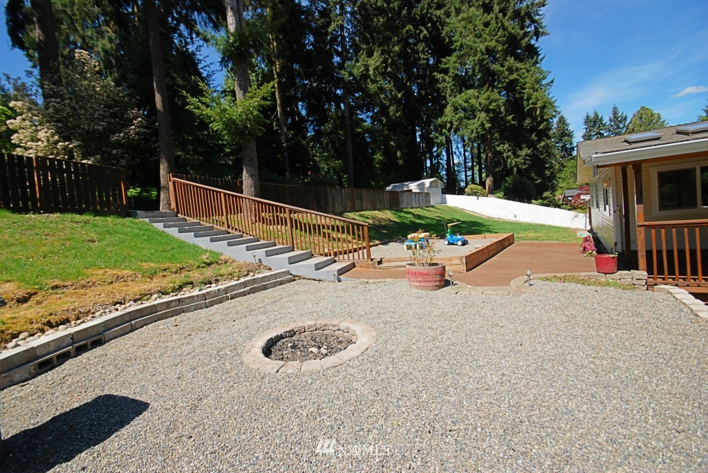 305 216th Street Southeast Bothell, WA 98021 - Photo 3 of 25