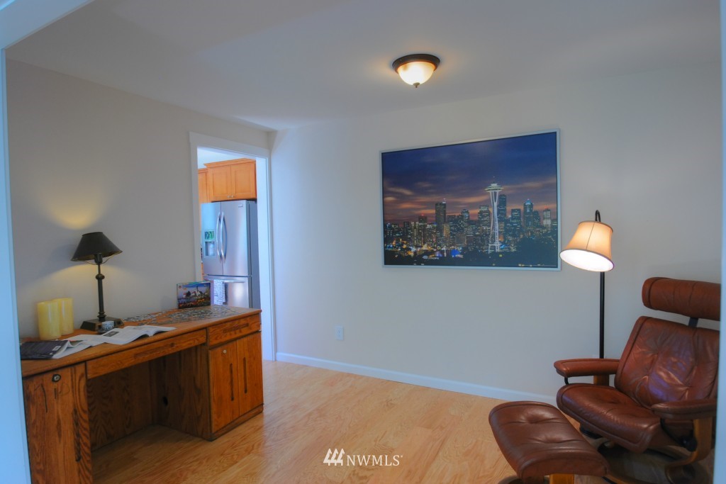 305 216th Street Southeast Bothell, WA 98021 - Photo 10 of 25