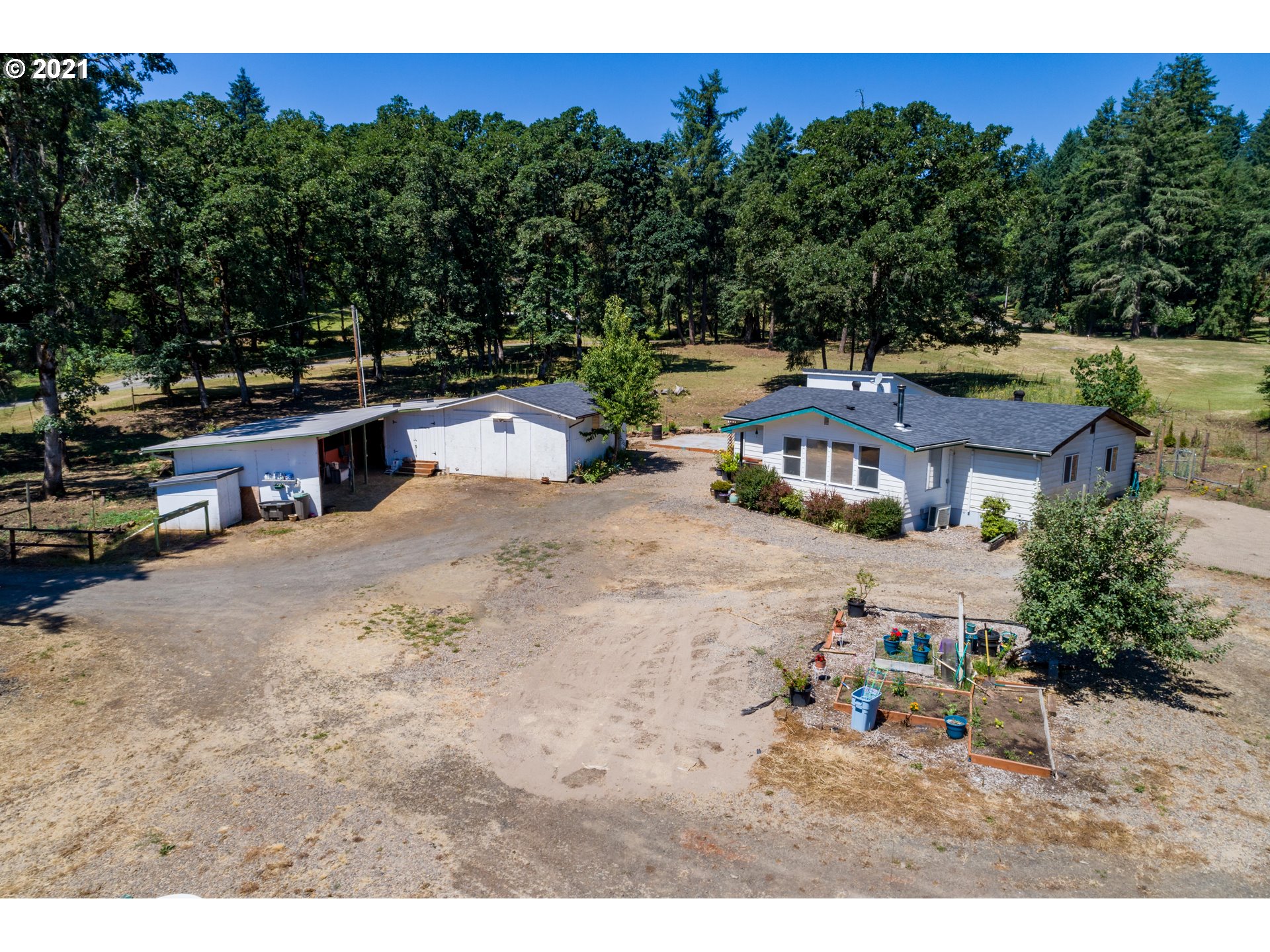 89989 Hill Road Springfield, OR 97478 - Photo 2 of 32