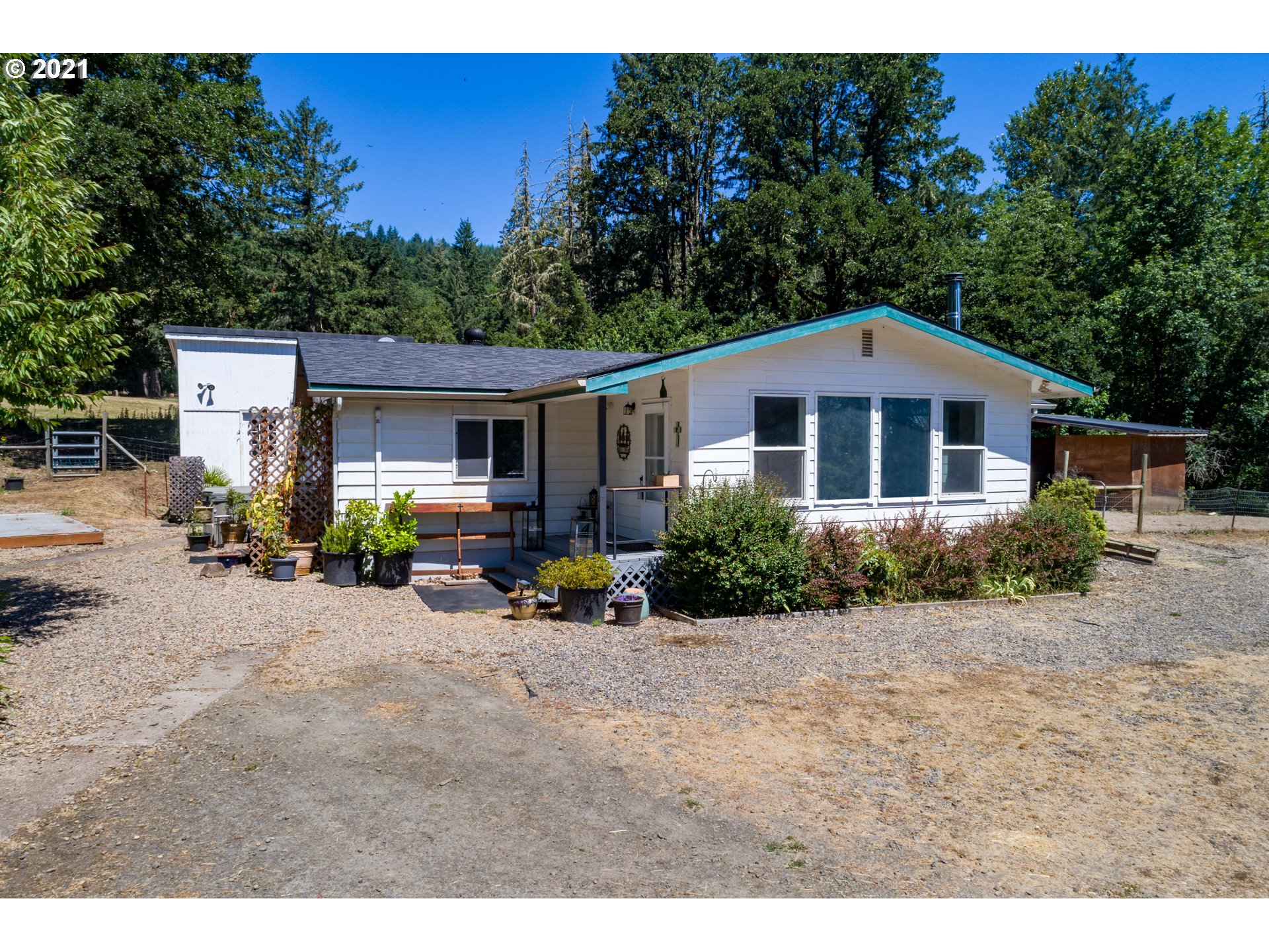 89989 Hill Road Springfield, OR 97478 - Photo 3 of 32