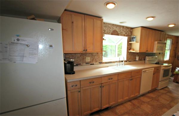 138 Bay Road Easton, MA 02356 - Photo 4 of 6 Gallery Image 4
