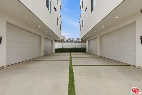 a view of an entrance of house
