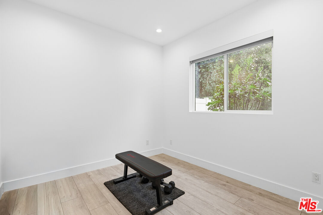 13822 Oxnard Street Van Nuys, CA 91401 - Photo 17 of 23 a room with a window