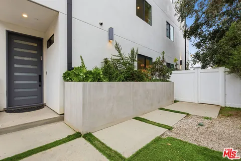 a view of an entrance of house