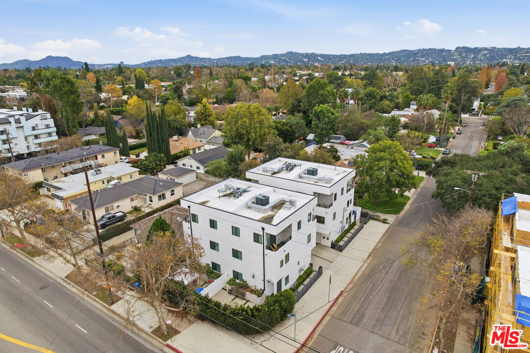 13822 Oxnard Street Van Nuys, CA 91401 - Photo 21 of 23 a view of a city with a mountain