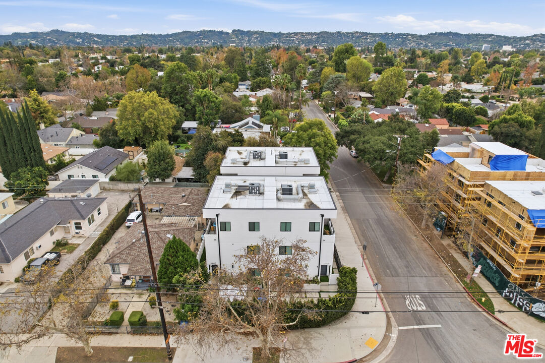 13822 Oxnard Street Van Nuys, CA 91401 - Photo 22 of 23 a view of a city with tall buildings