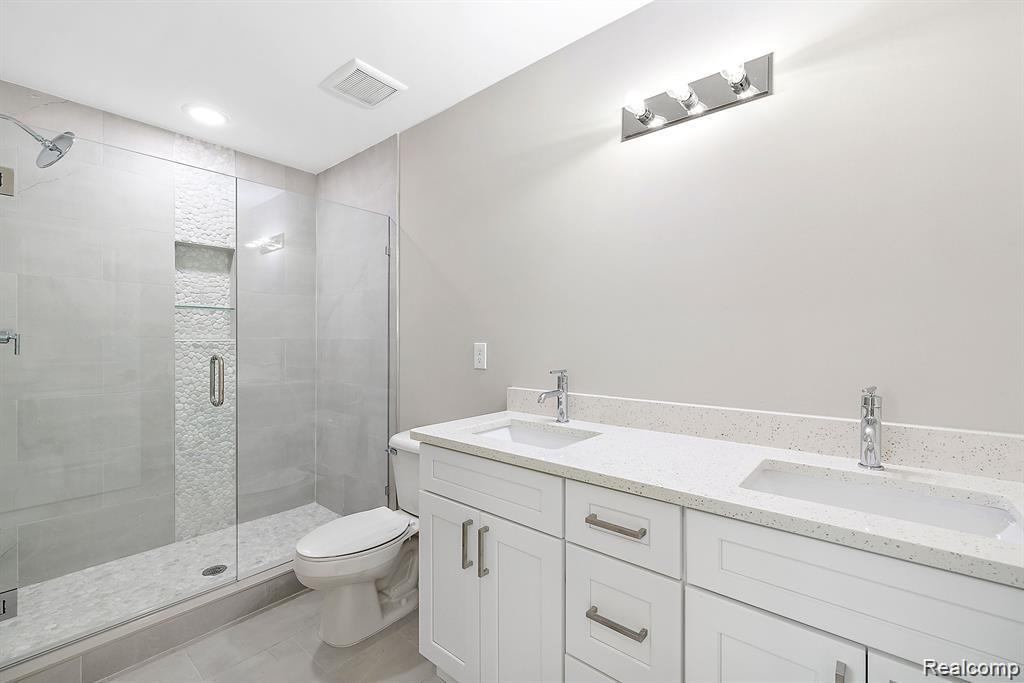 1237 Timberlane Drive Troy, MI 48098 - Photo 10 of 10 IMG_0374.jpeg