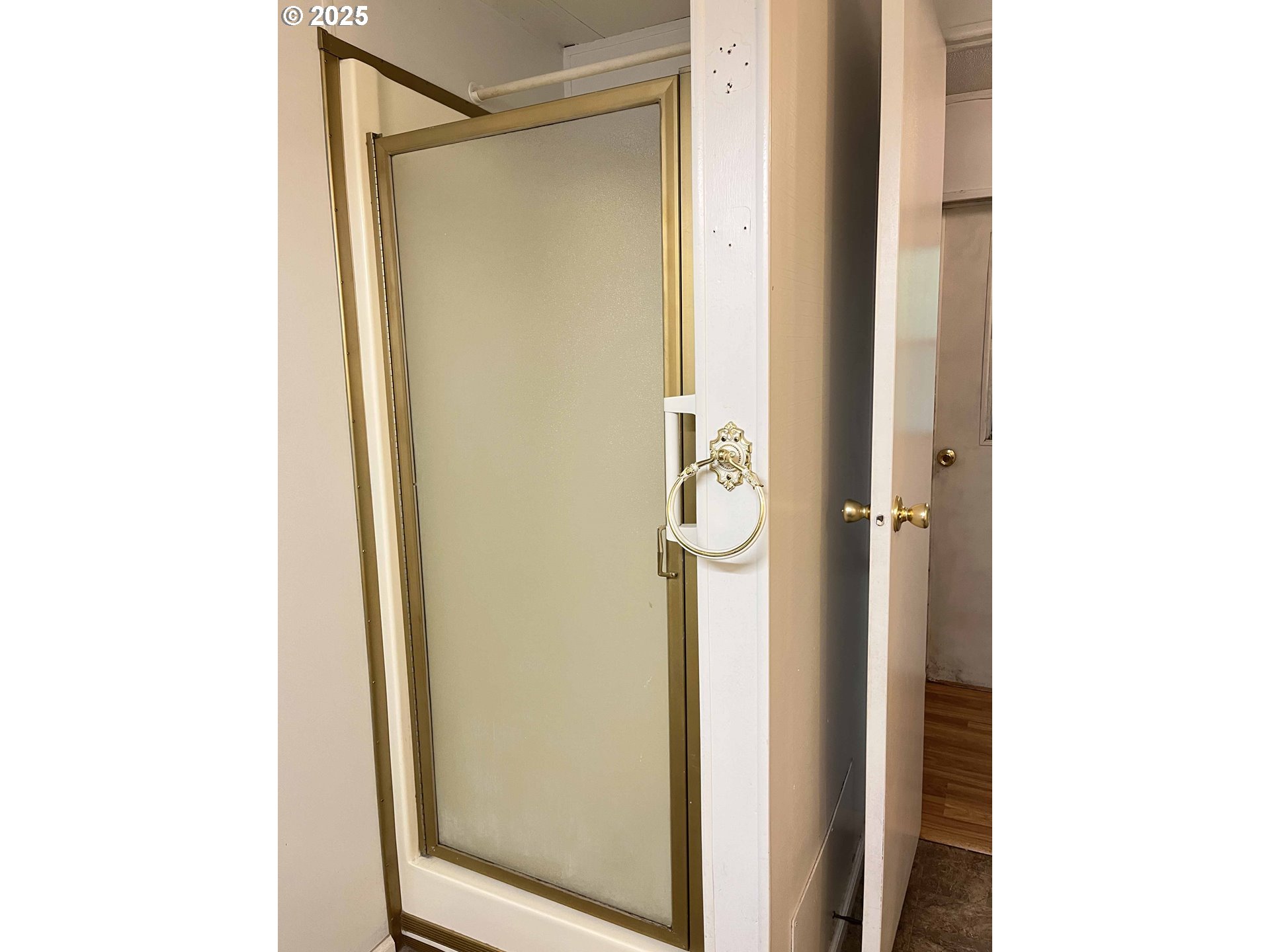 1600 Rhododendron Drive, Unit 261 Florence, OR 97439 - Photo 30 of 42 a bathroom with a shower and a sink