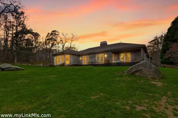 $2,995,000 | 300 N Road, Chilmark, MA 02535