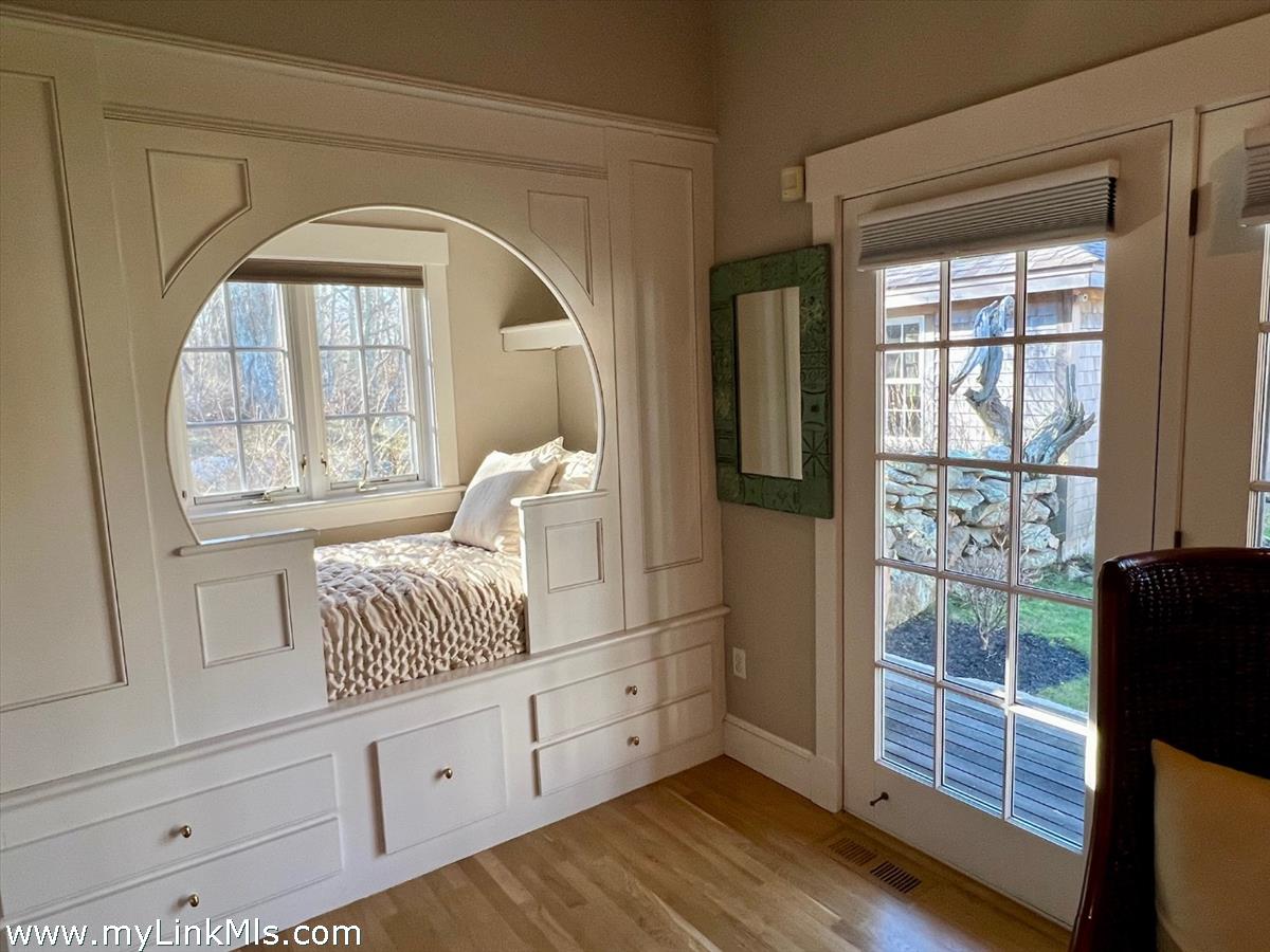 300 N Road Chilmark, MA 02535 - Photo 16 of 38