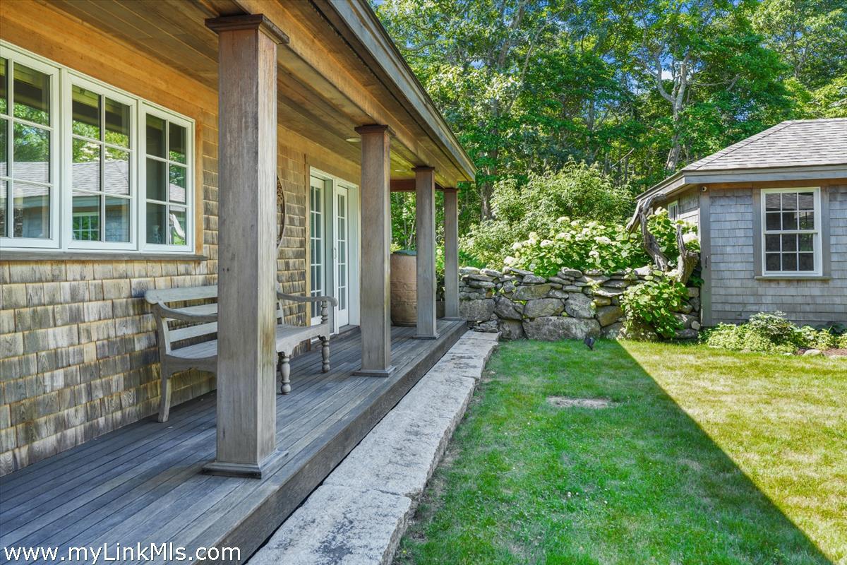 300 N Road Chilmark, MA 02535 - Photo 20 of 38