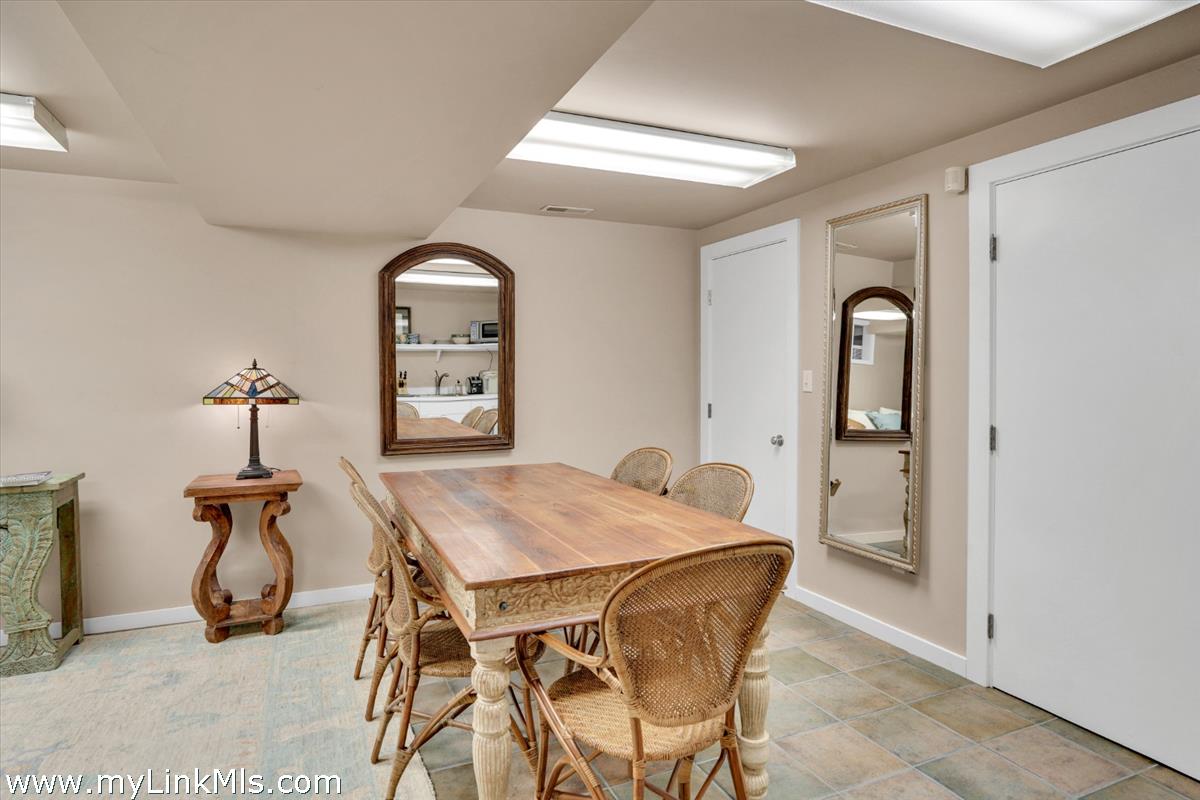 300 N Road Chilmark, MA 02535 - Photo 22 of 38