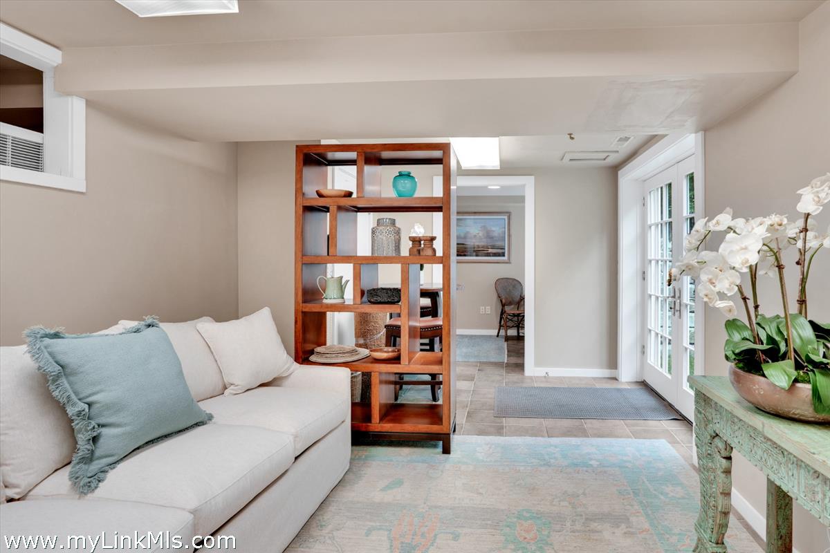 300 N Road Chilmark, MA 02535 - Photo 23 of 38