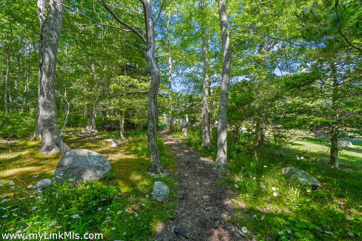 300 N Road Chilmark, MA 02535 - Photo 32 of 38