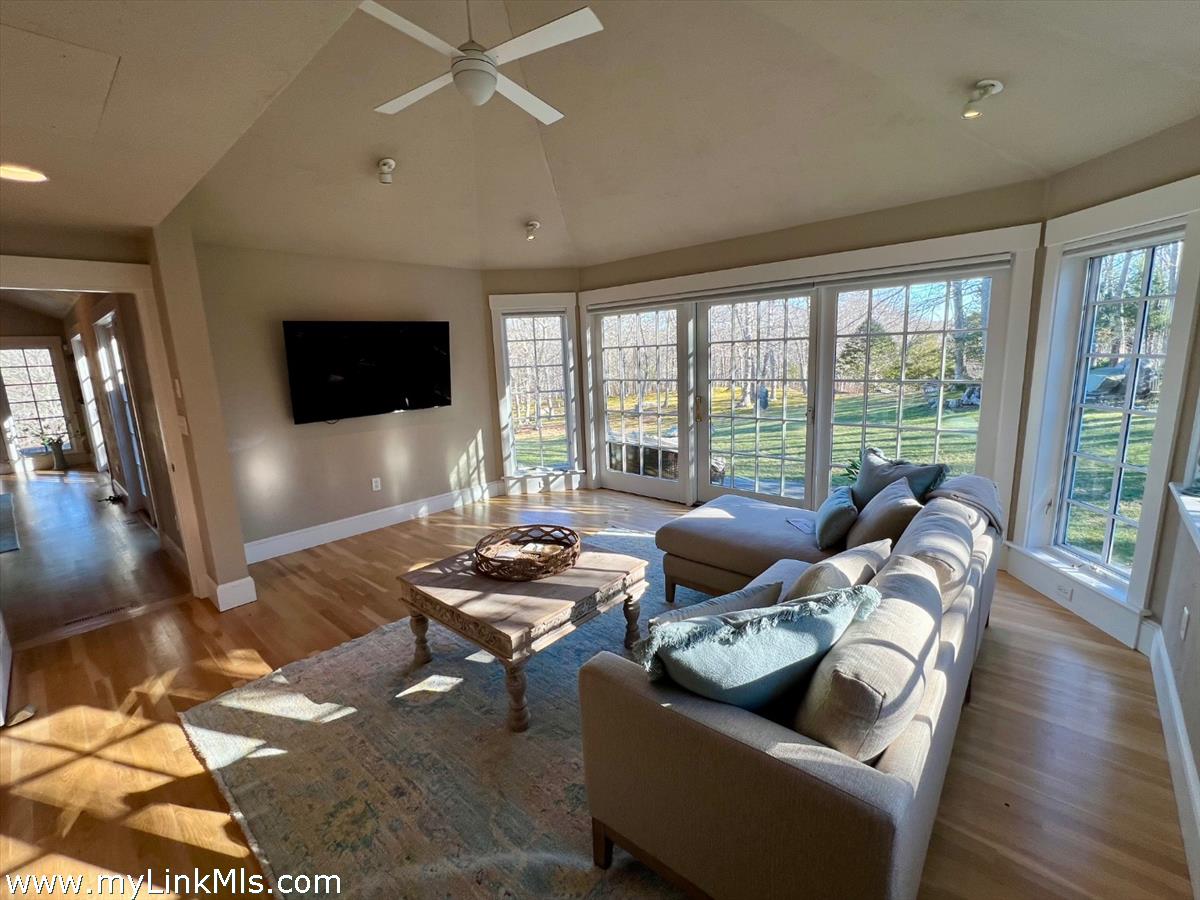 300 N Road Chilmark, MA 02535 - Photo 6 of 38