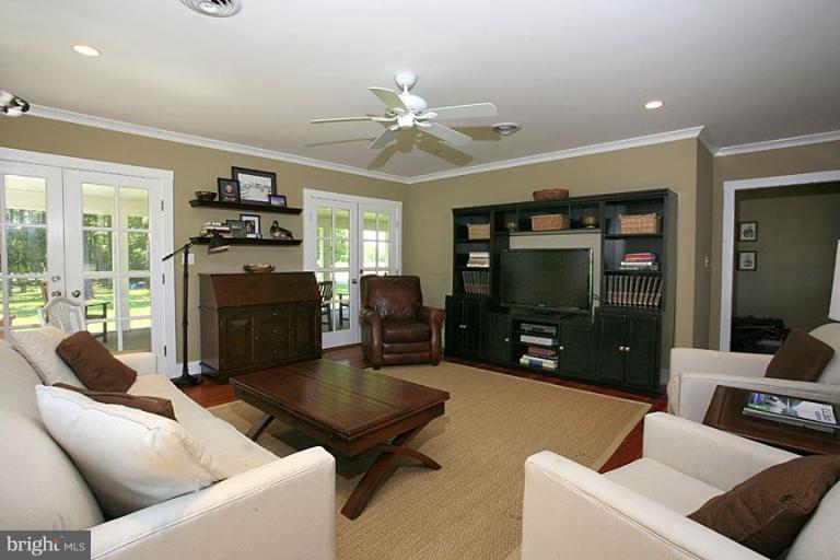 612 Batts Neck Road Stevensville, MD 21666 - Photo 3 of 30 Family Room