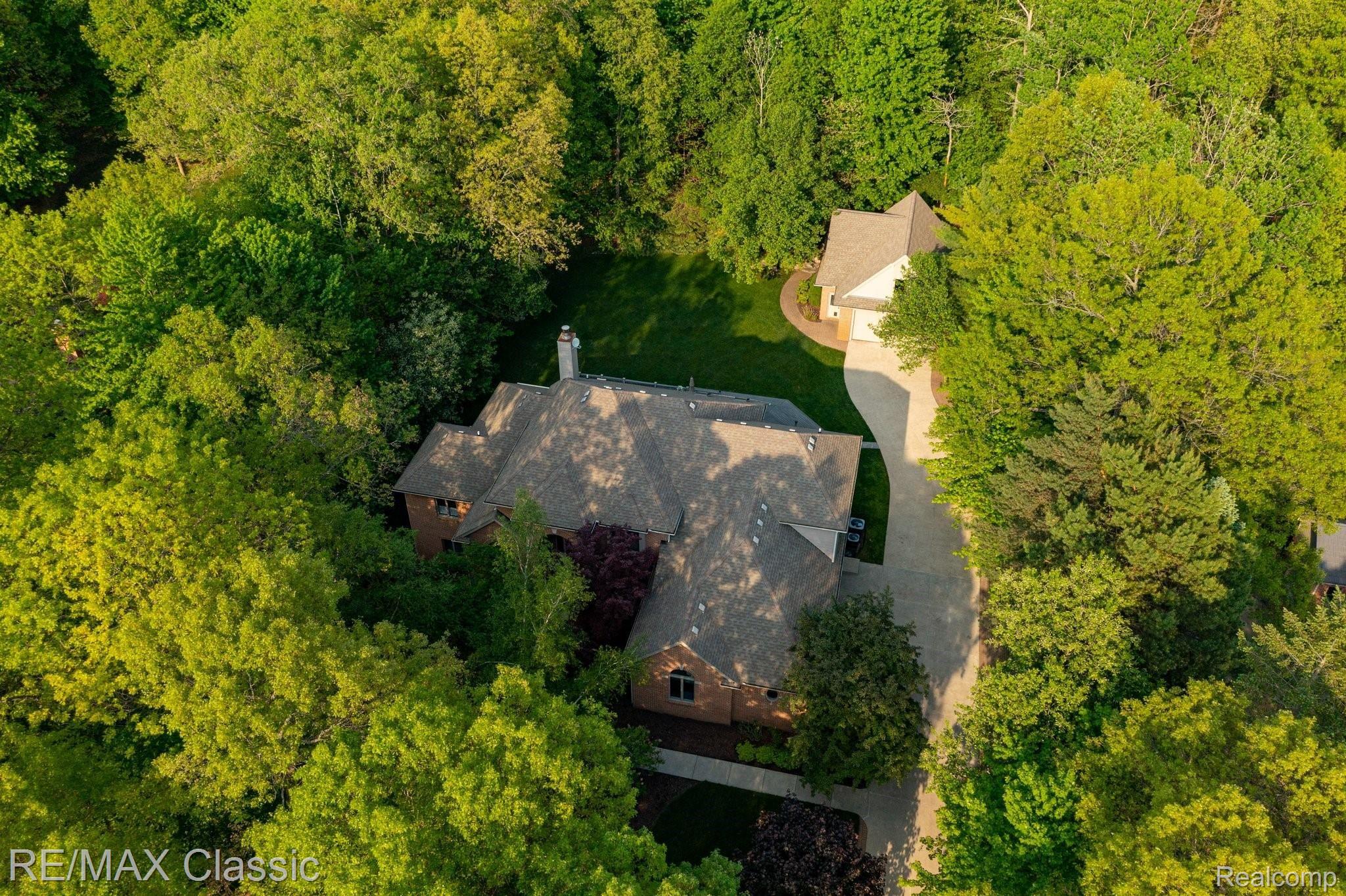1352 Timber Ridge Court Milford, MI 48380 - Photo 70 of 77 Aerial View