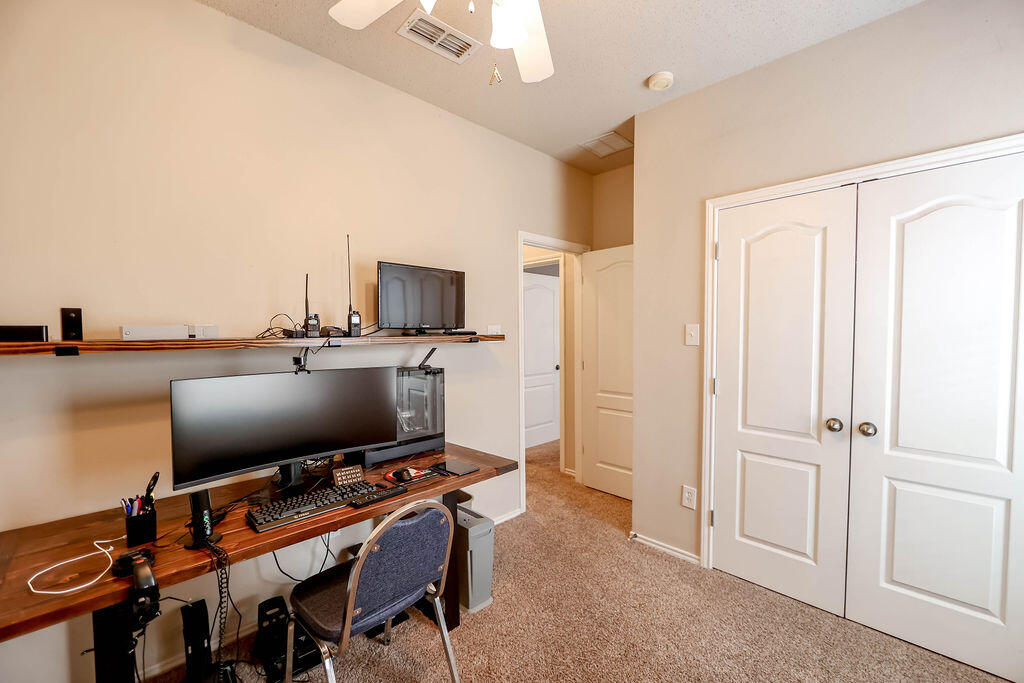 6540 87th Street Lubbock, TX 79424 - Photo 12 of 34 6540_87THST_BYFORD-13