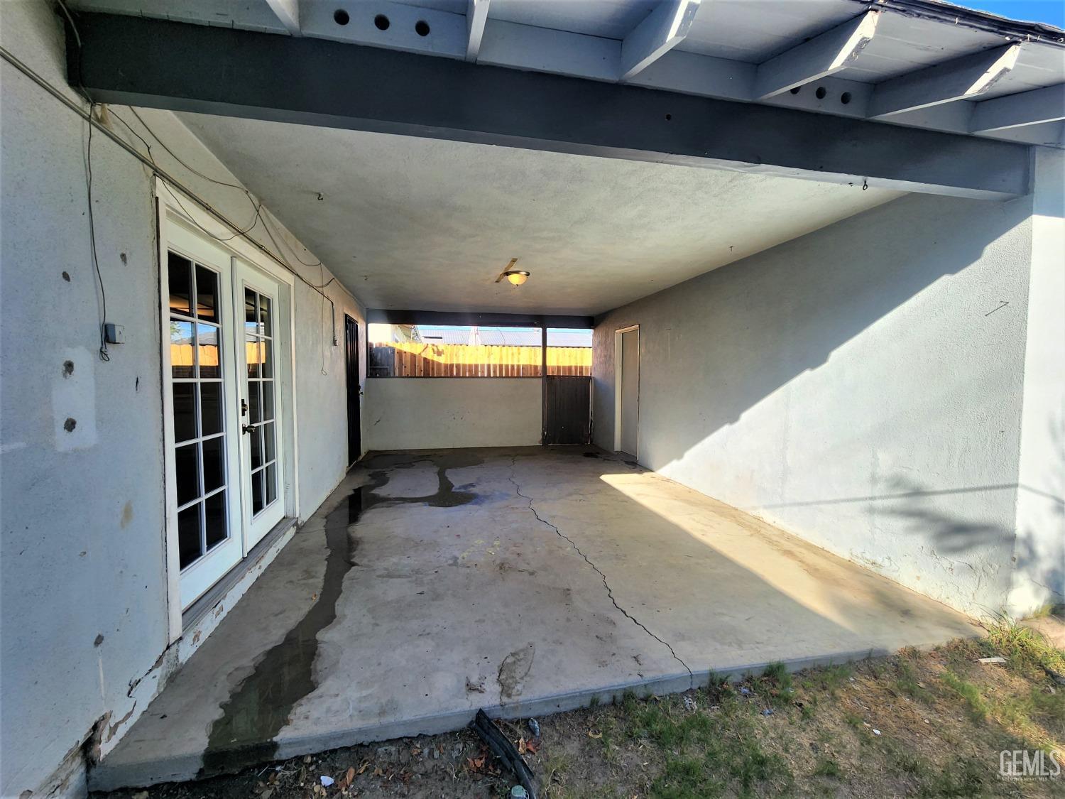 Undisclosed Address Bakersfield, CA 93306 - Photo 14 of 18 a view of empty room with window