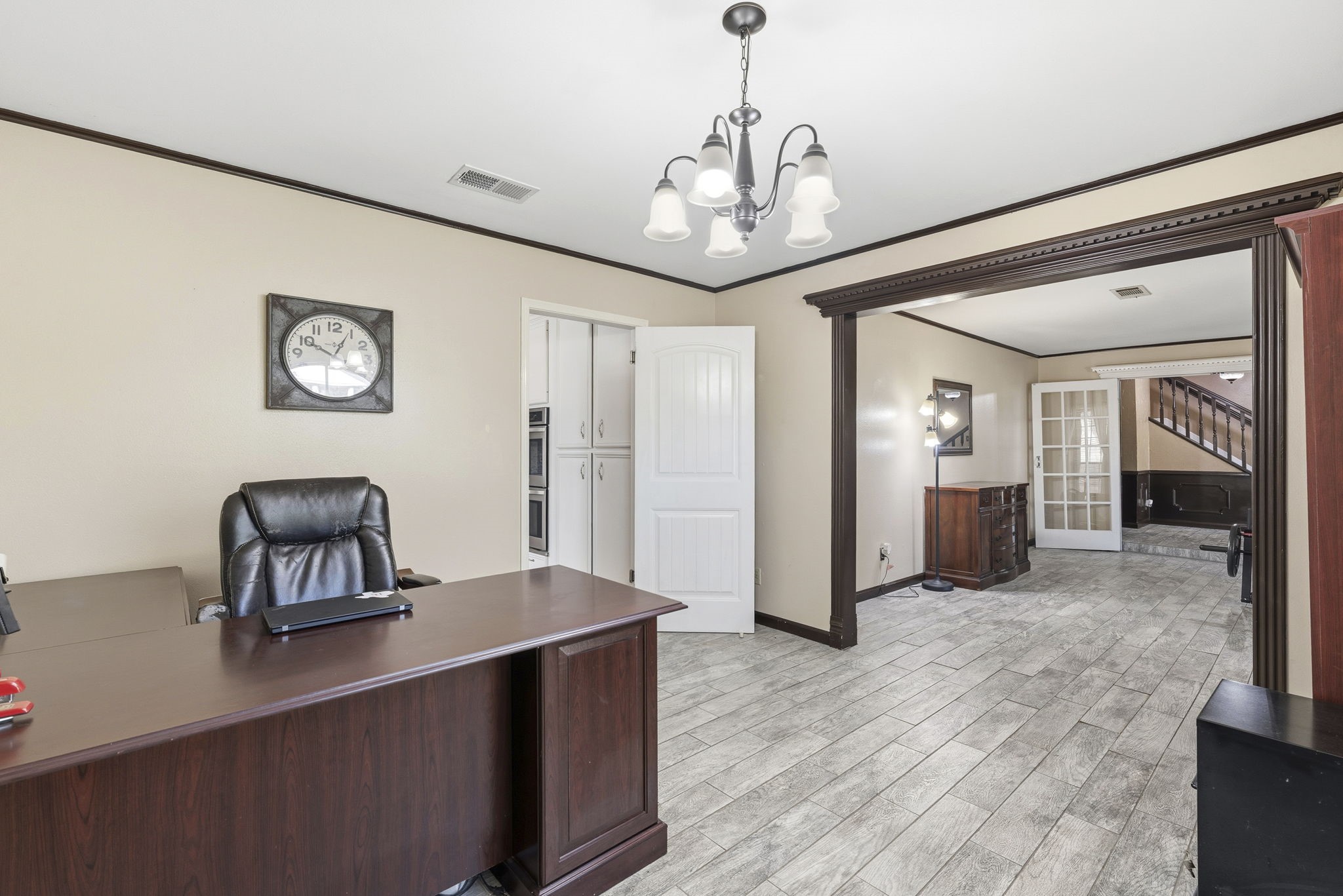 17603 Loring Lane Spring, TX 77388 - Photo 12 of 50 a view of a livingroom with furniture and hallway