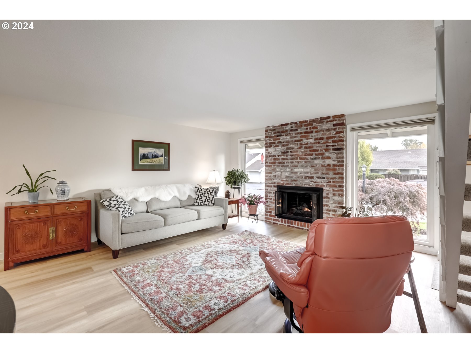 4875 Southwest Normandy Place Beaverton, OR 97005 - Photo 7 of 32 Living Room