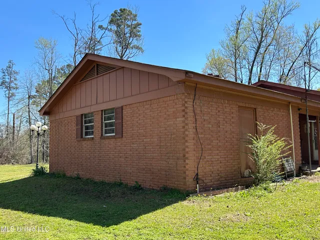 $129,000 | 27 Dogwood Drive, Silver Creek, MS 39663