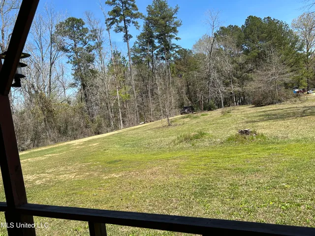 $129,000 | 27 Dogwood Drive, Silver Creek, MS 39663