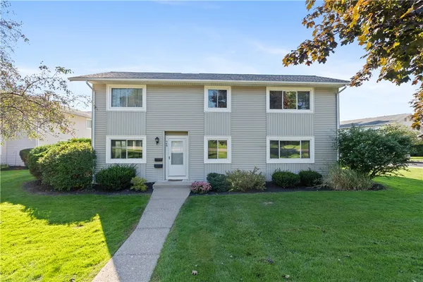 $179,900 | 549 Eastbrooke Lane, Brighton, NY 14618