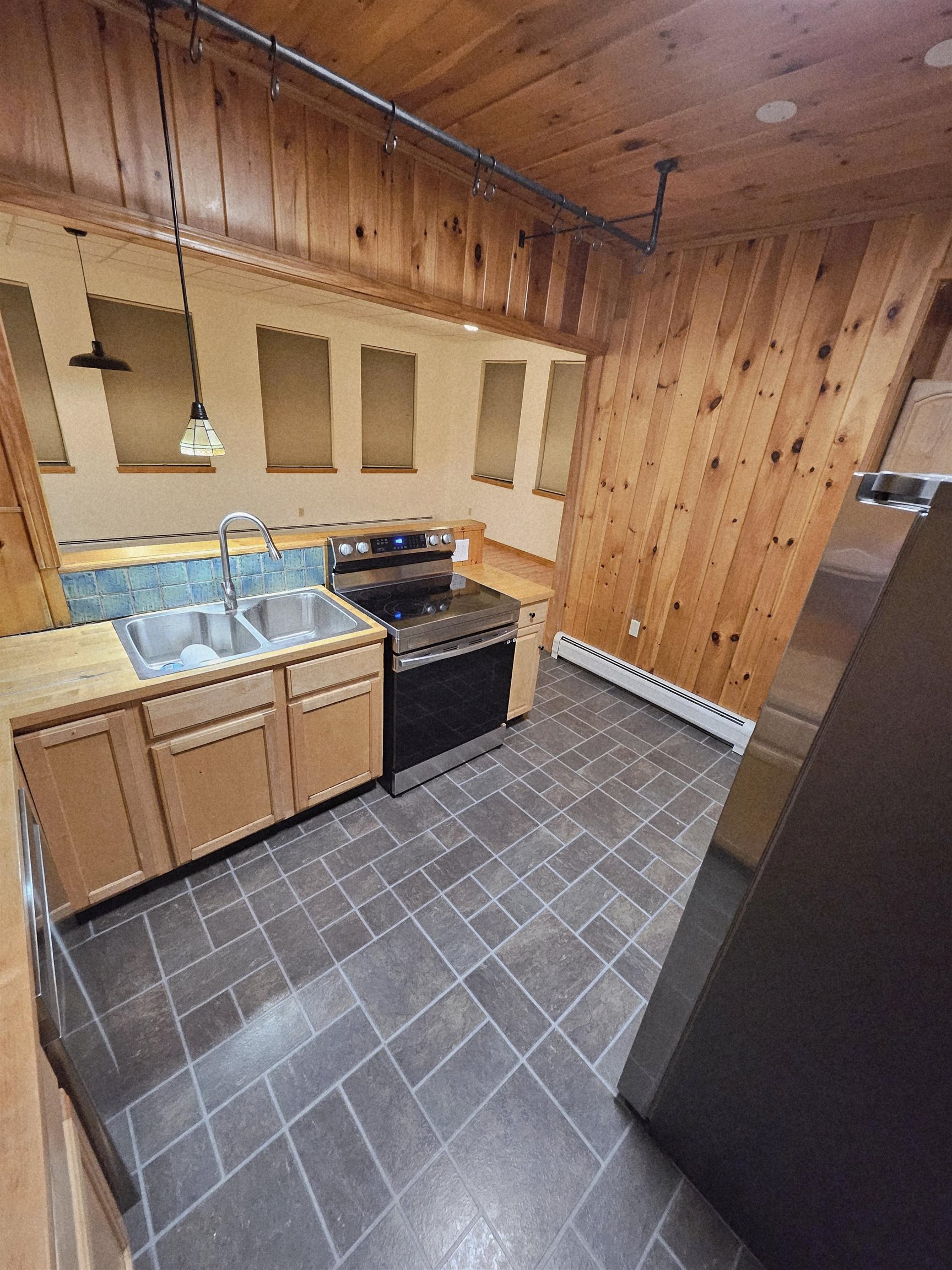 21 Railroad Street Milton, VT 05468 - Photo 13 of 35