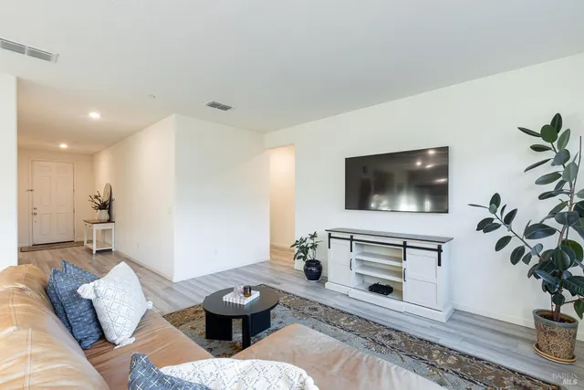 $849,000 | 5839 Kittyhawk Place, Rohnert Park, CA 94928