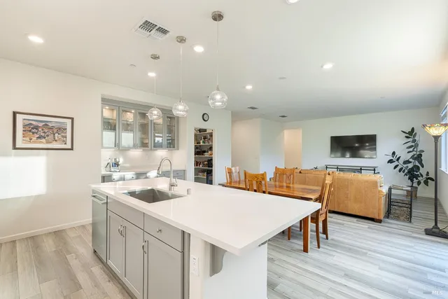 $849,000 | 5839 Kittyhawk Place, Rohnert Park, CA 94928