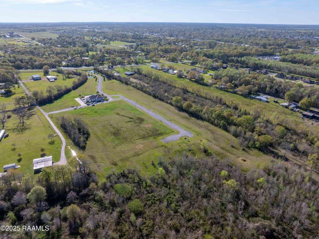 $2,000,000 | 100 Palms Hospital Drive, Abbeville, LA 70510