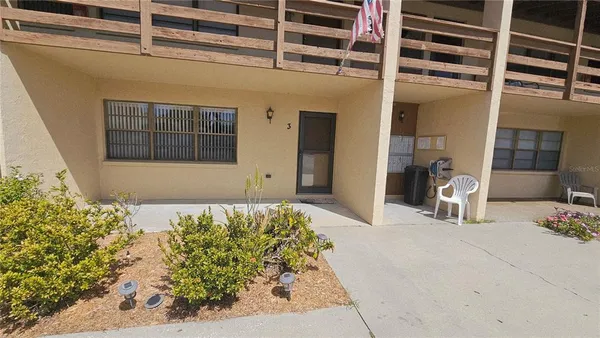 a view of a entryway of the house
