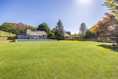 $8,795,000 | 52 & 54 Fithian Lane, East Hampton, NY 11937