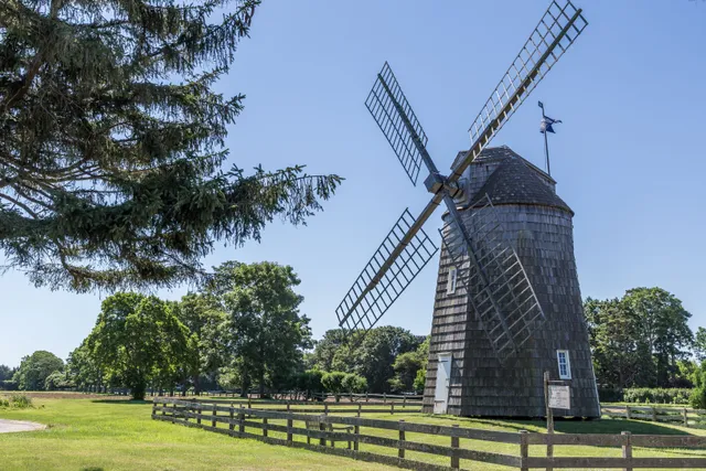 $9,700,000 | 52 & 54 Fithian Lane, East Hampton, NY 11937