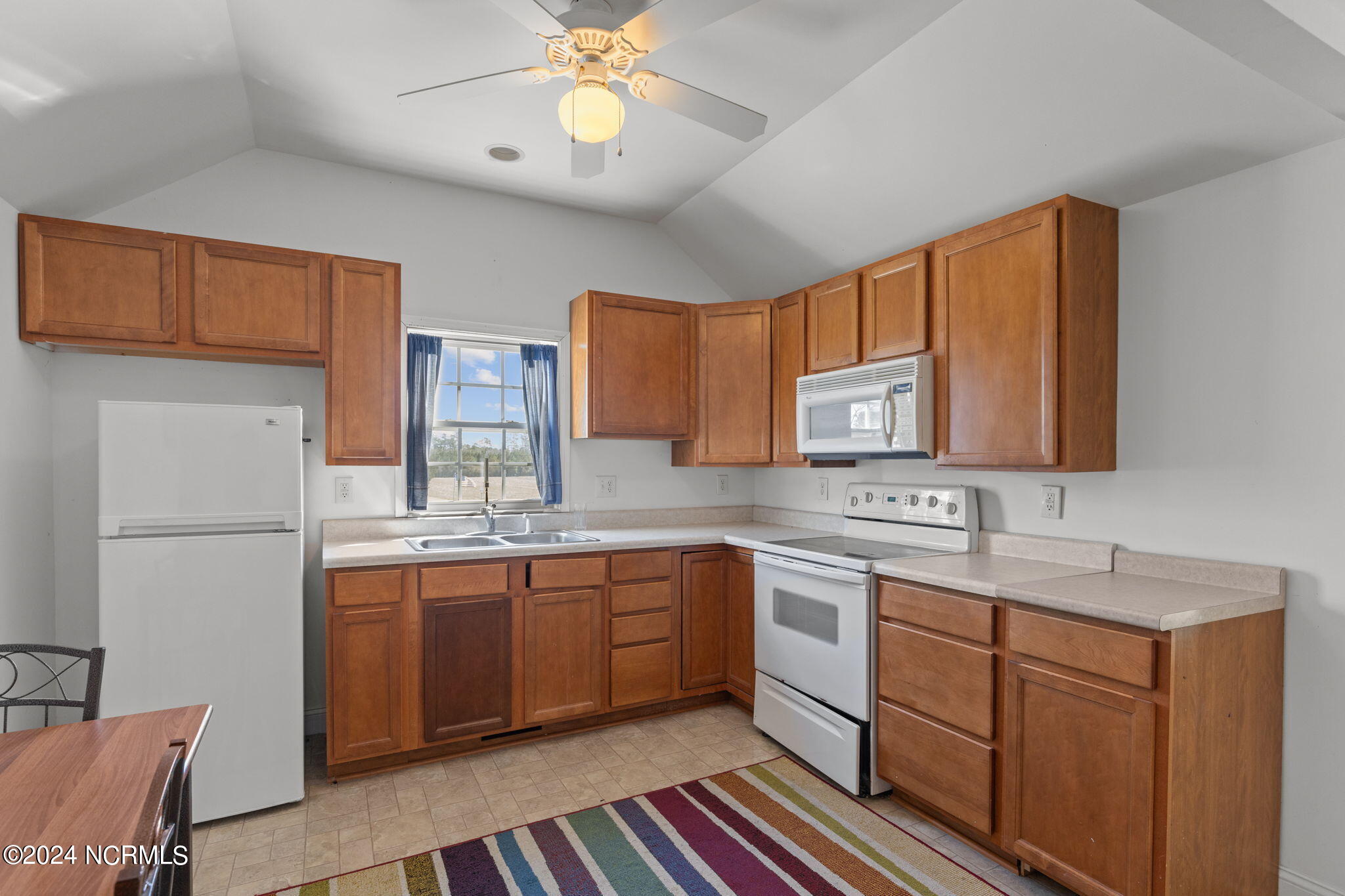 2201 North Road Morehead City, NC 28557 - Photo 45 of 63 Kitchen space in apartment