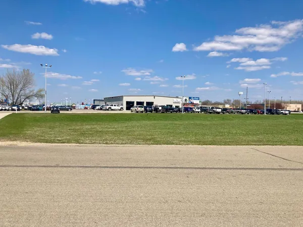 $325,000 | Xxxx Bridge Avenue North, Albert Lea, MN 56007