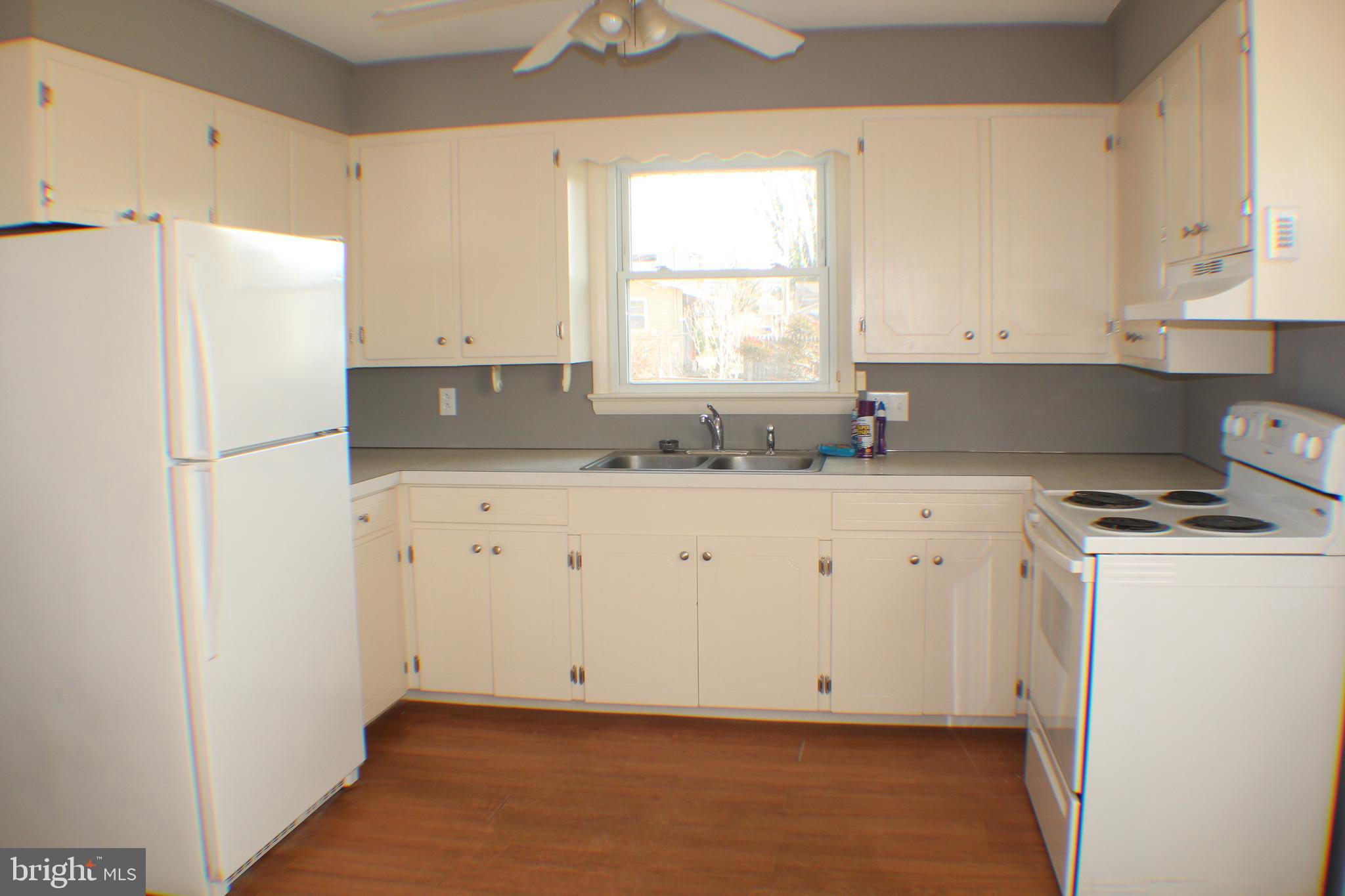 111 Tingle Road Berlin, MD 21811 - Photo 3 of 15 Kitchen